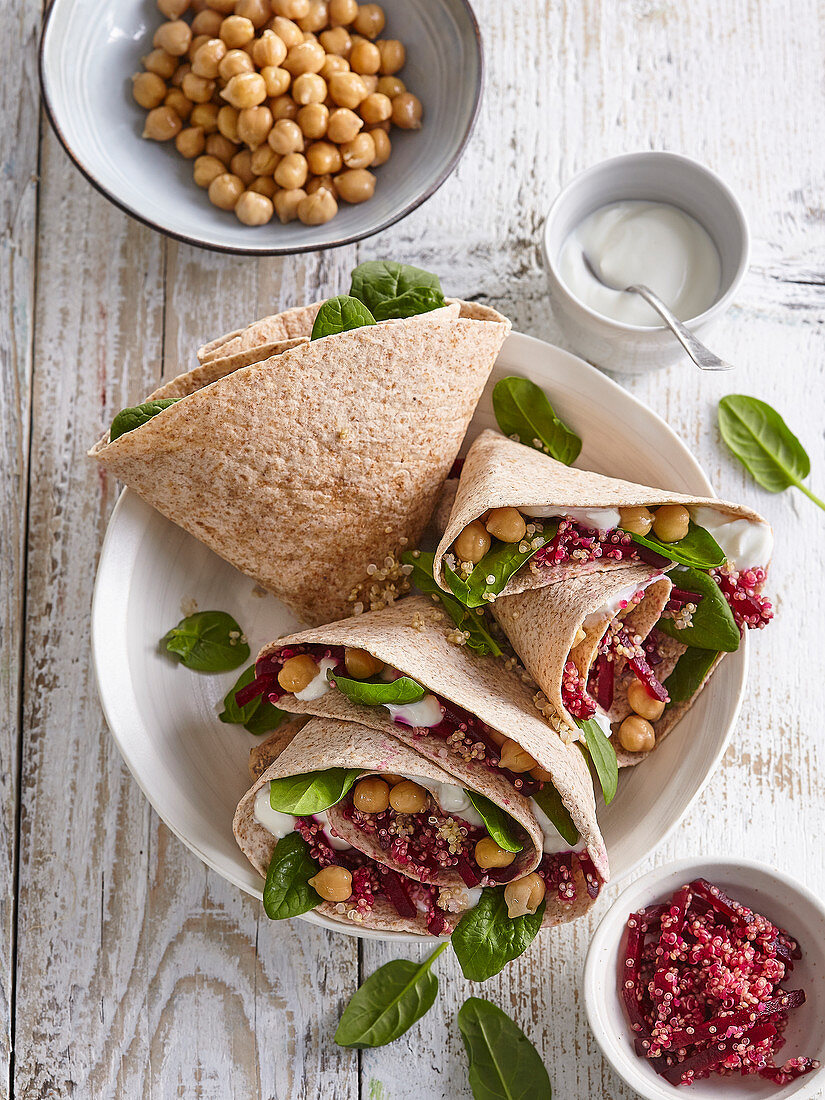 Wrap with quinoa, beetroot and honey dressing