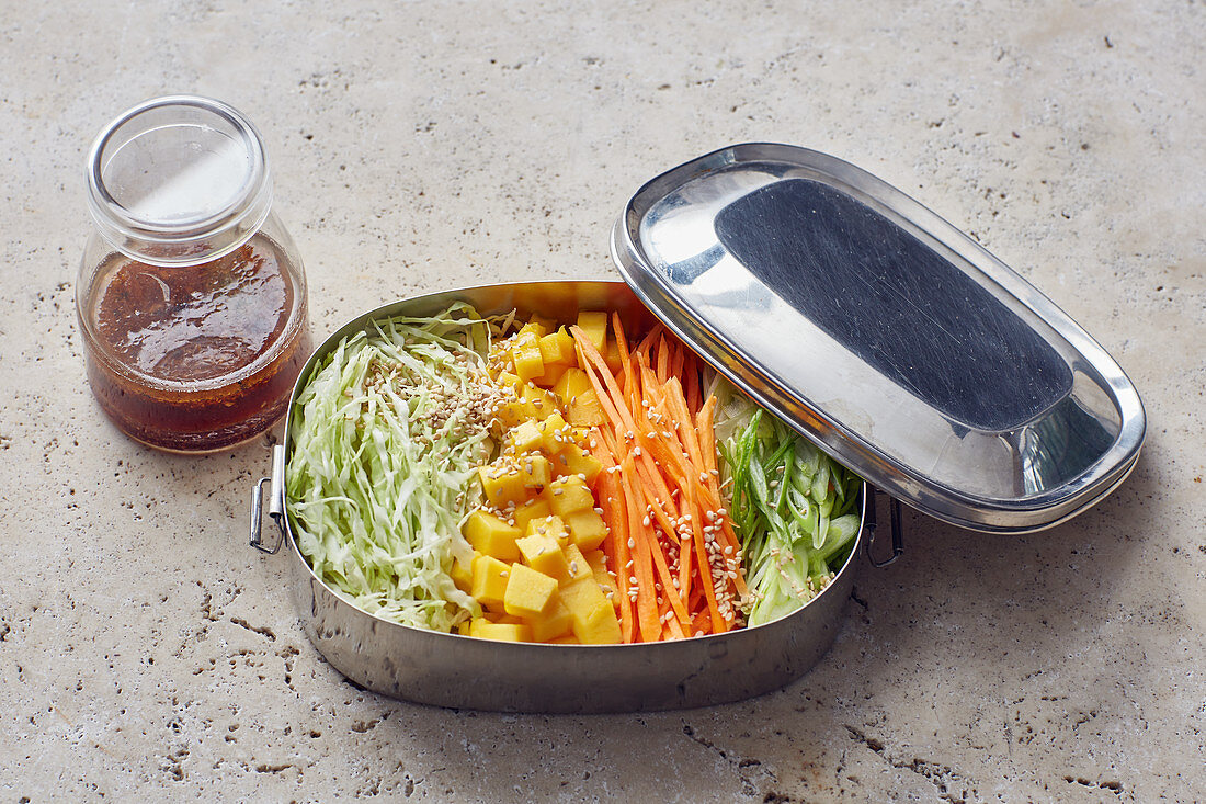 Cabbage salad with an oriental dressing to go