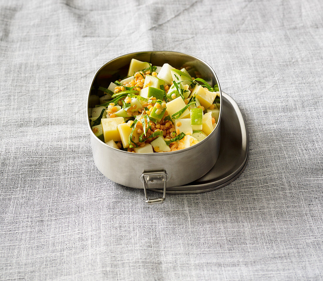 Linsen-Kohlrabi-Salat mit Apfel und Käse