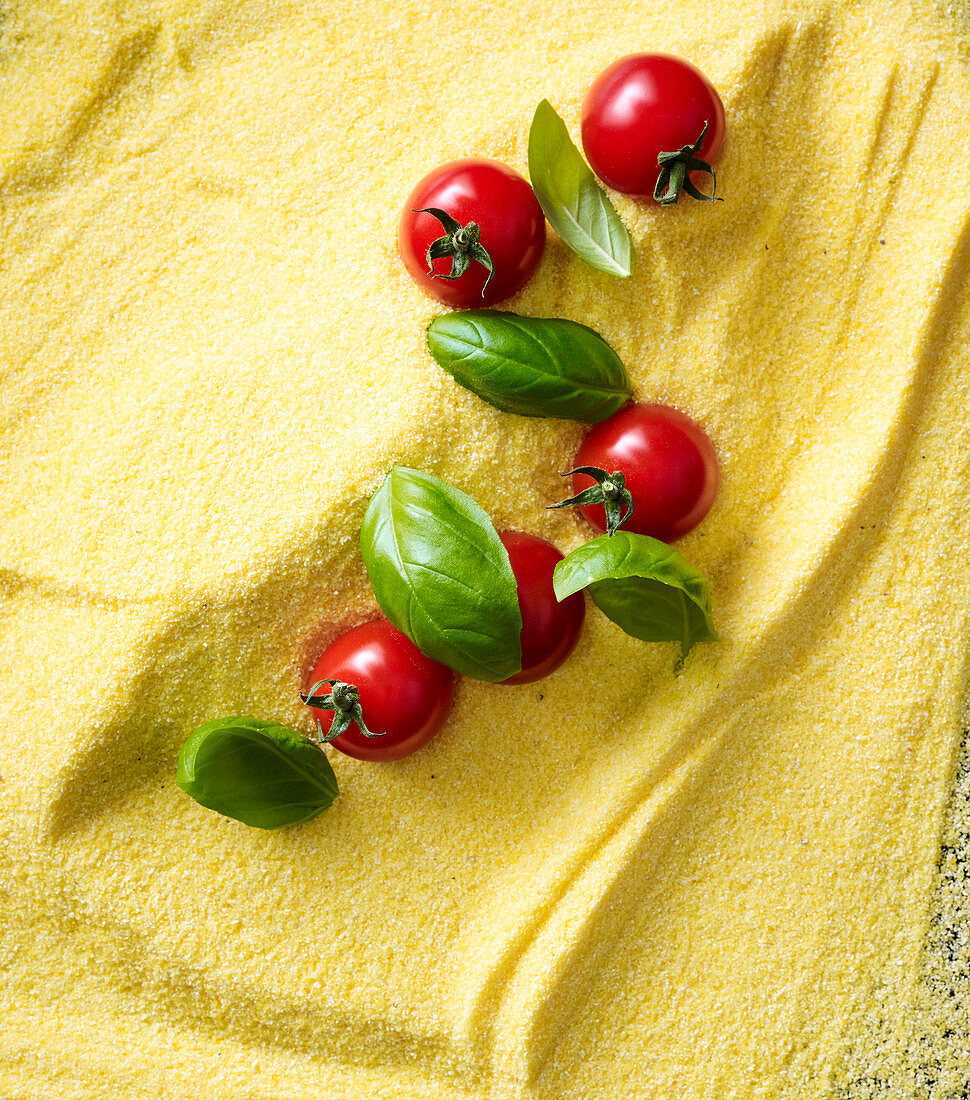 Polenta, cherry tomatoes and basil