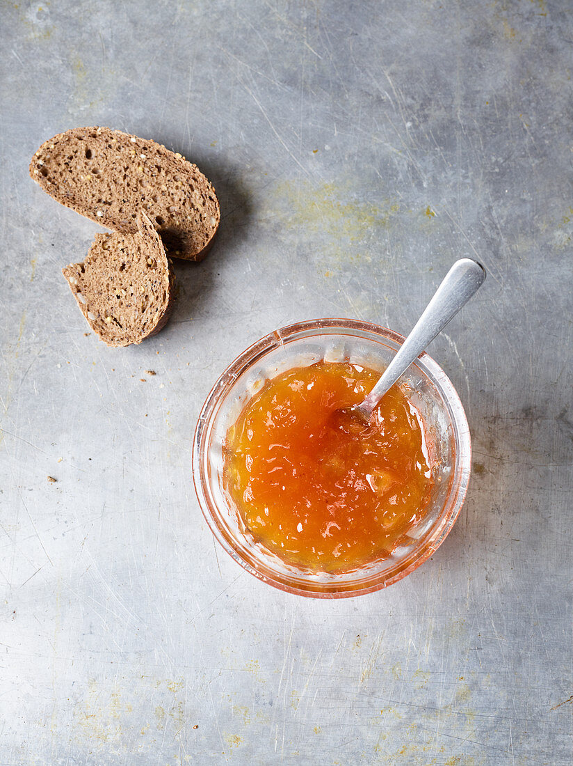 Spiced apricot jam