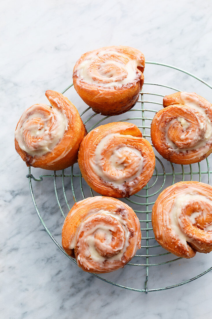 Cinnamon rolls with frosting