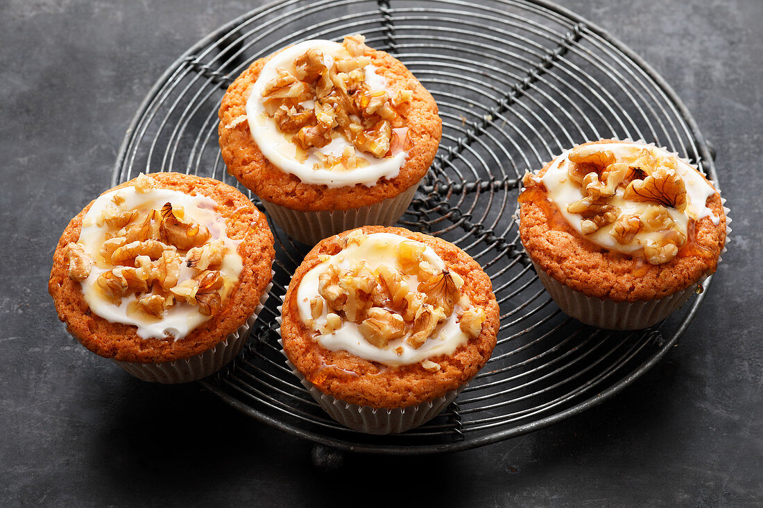 Greek walnut muffins with yoghurt