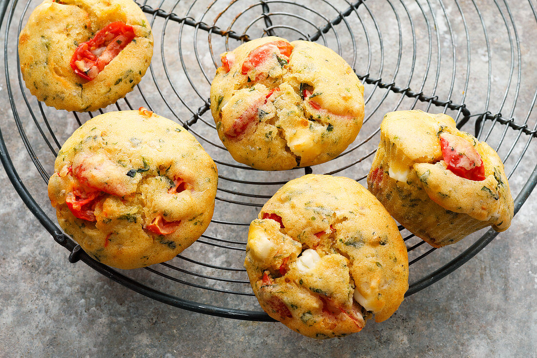 Spinach and feta muffins with tomatoes