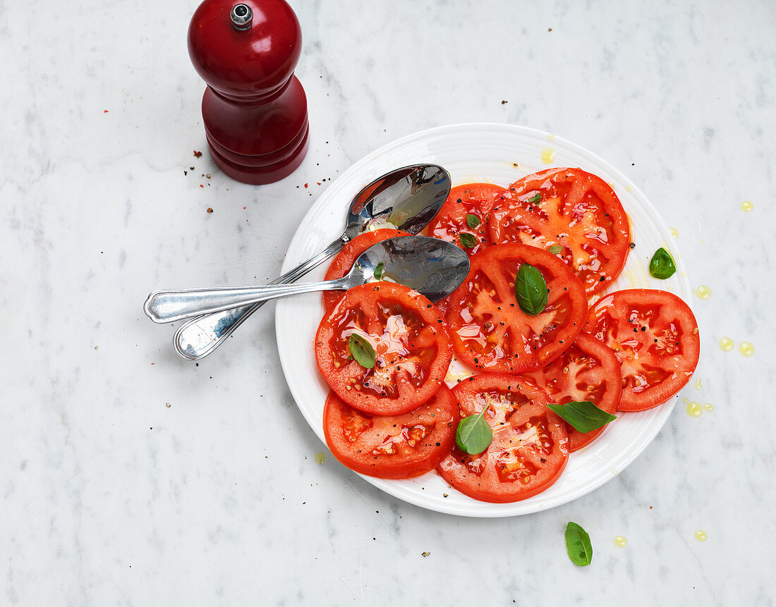 Tomato salad with basil