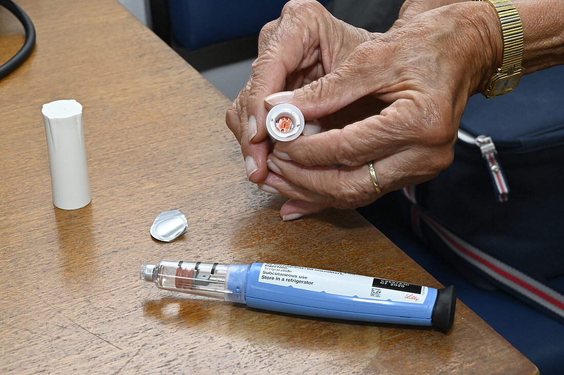 Setting up a teriparatide osteoporosis injection pen