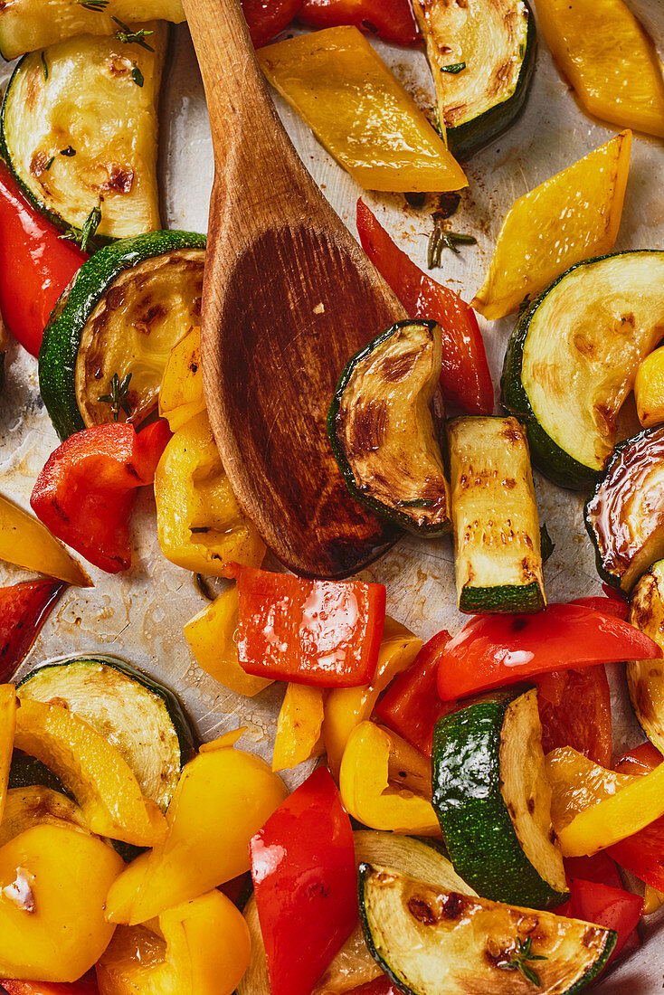 Colourful grilled vegetables (close-up, full frame)