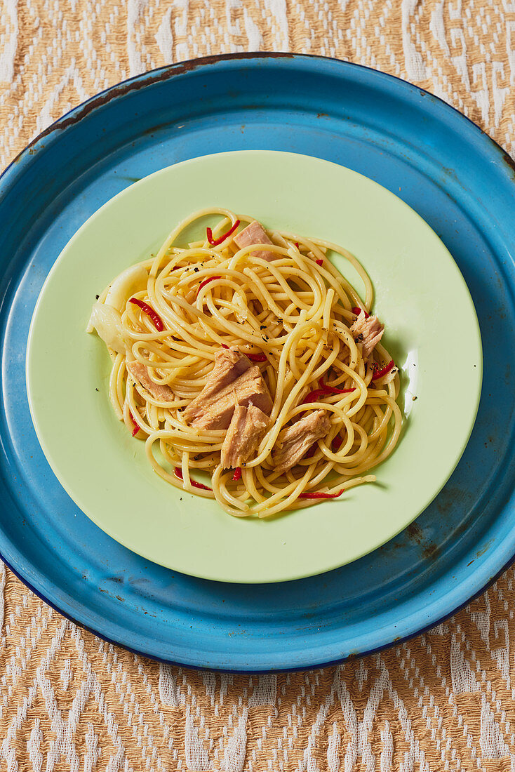 Spaghetti aglio e olio mit Thunfisch