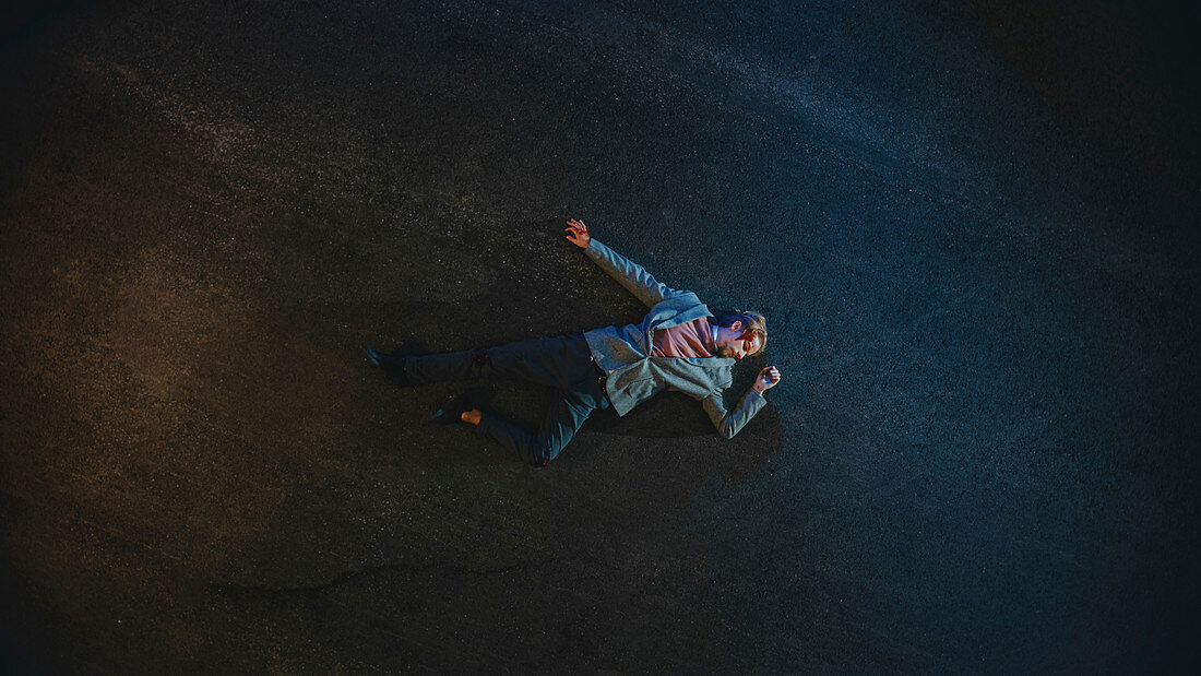 Chalk body outline on the pavement