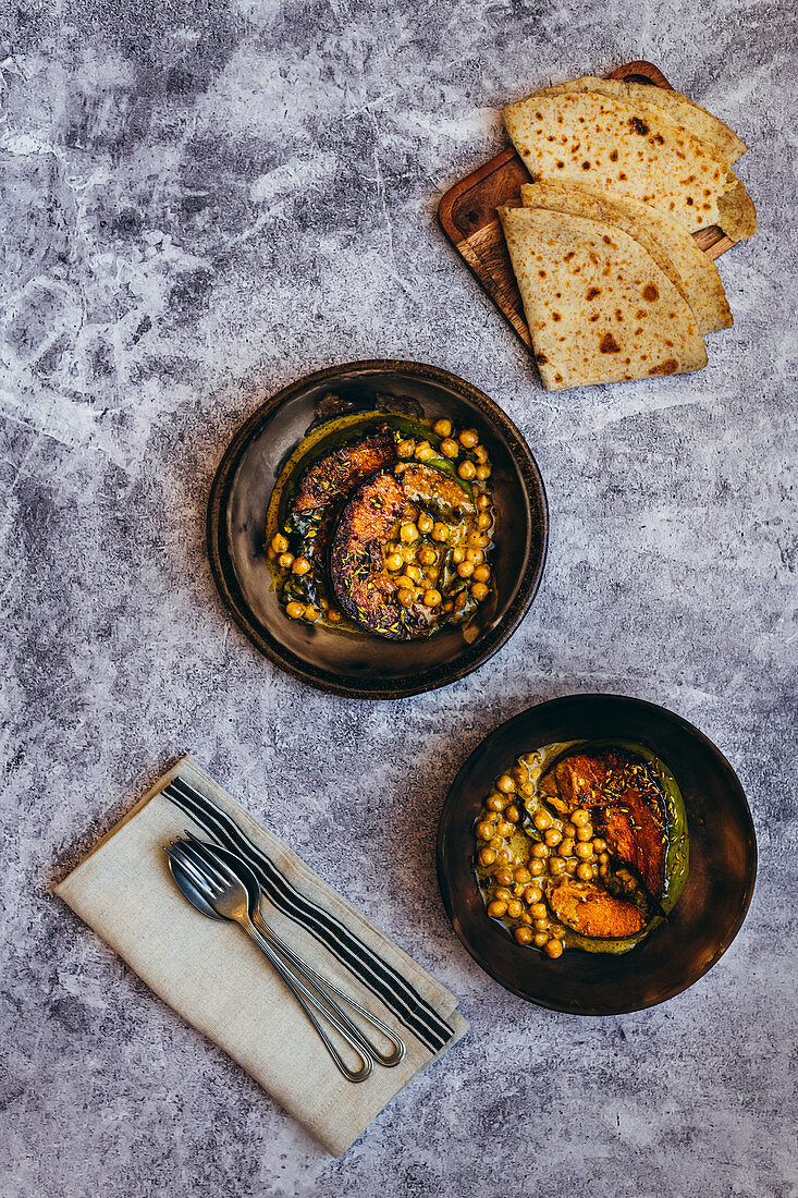 Kichererbsen-Curry mit Kronenkürbis und Chhonk (Indien)