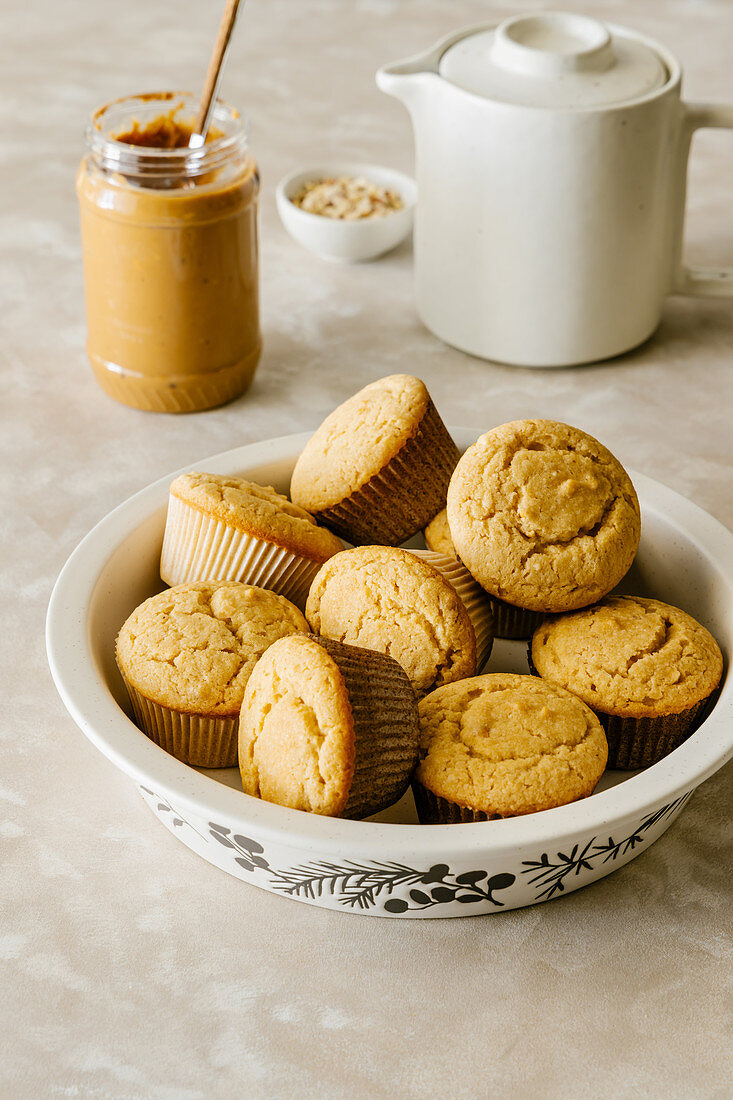 Peanut Butter Muffins mit knusprigen Nussstückchen