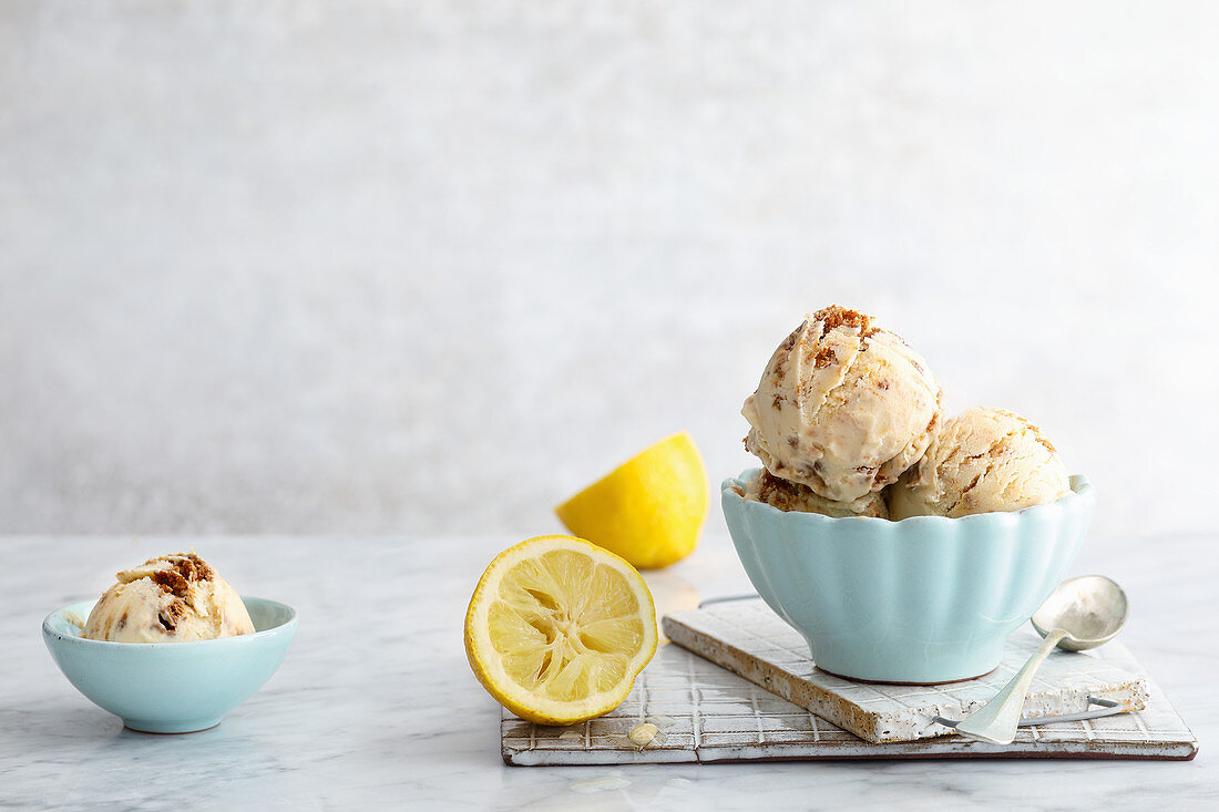 Vegan lemon cheesecake ice cream