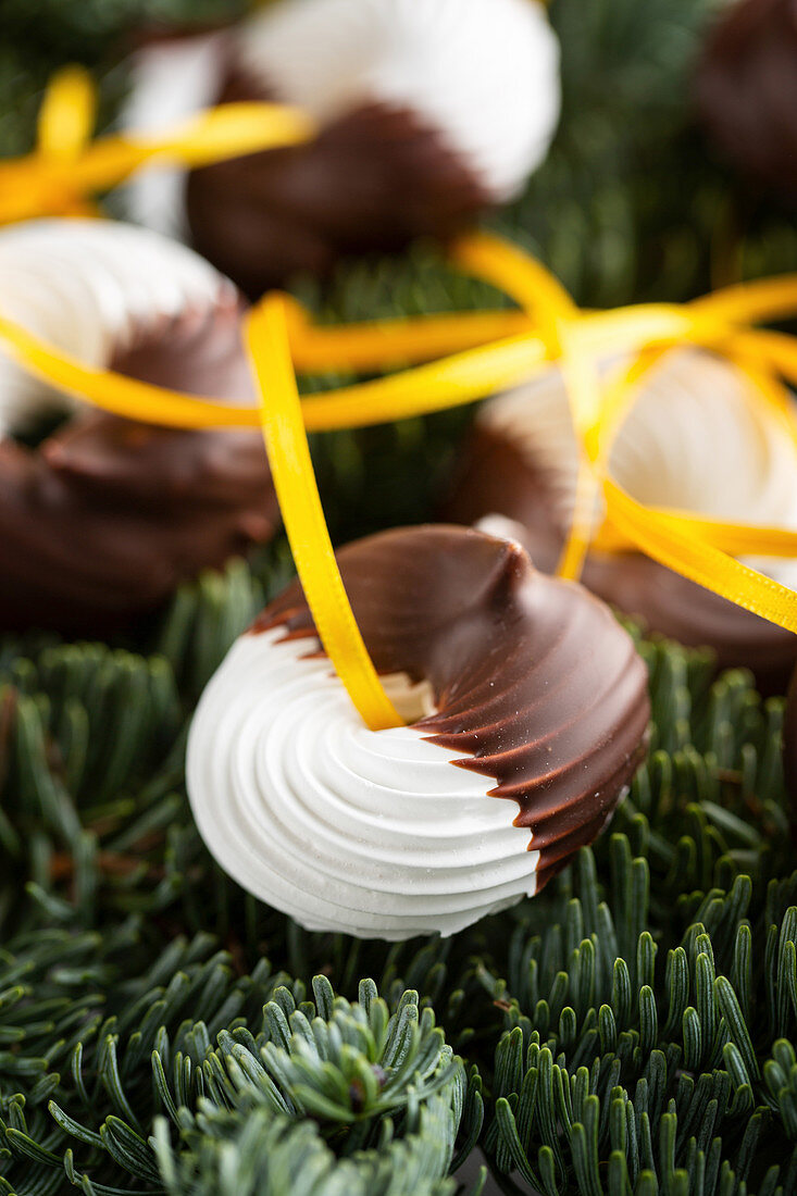 Meringues with chocolate icing