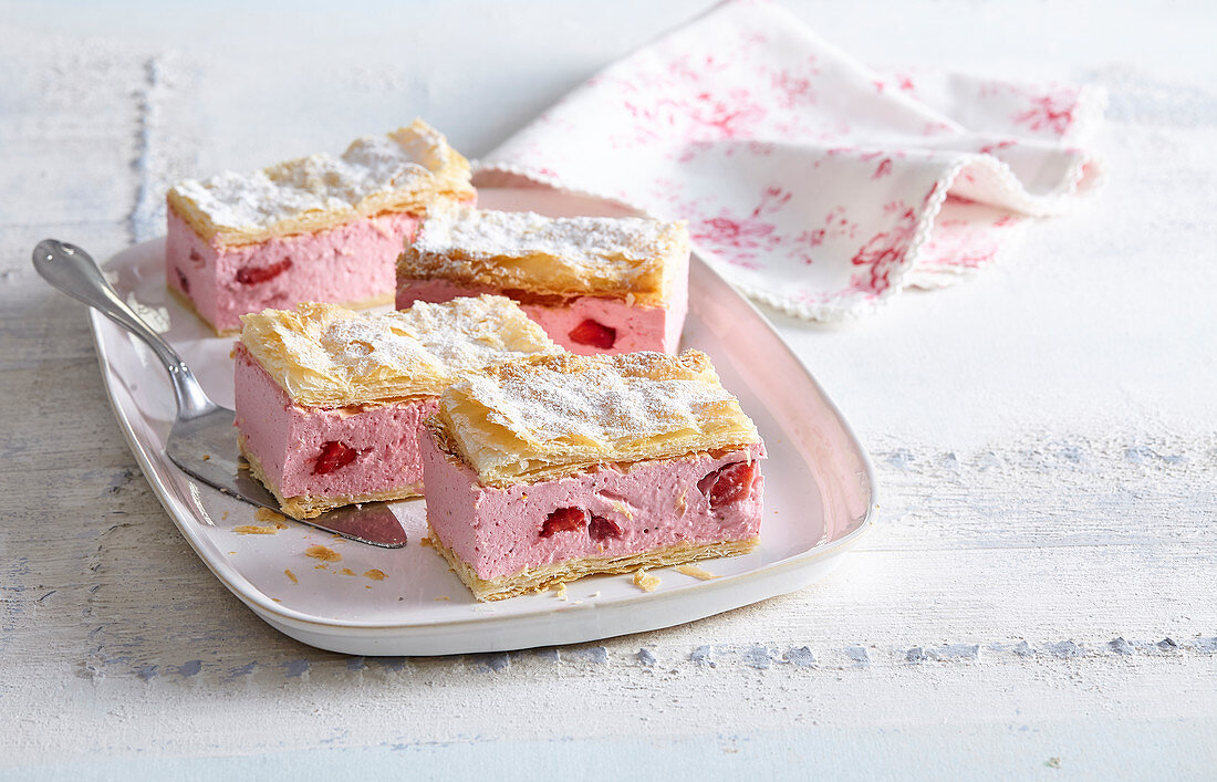 Strawberry cream slices with puff pastry