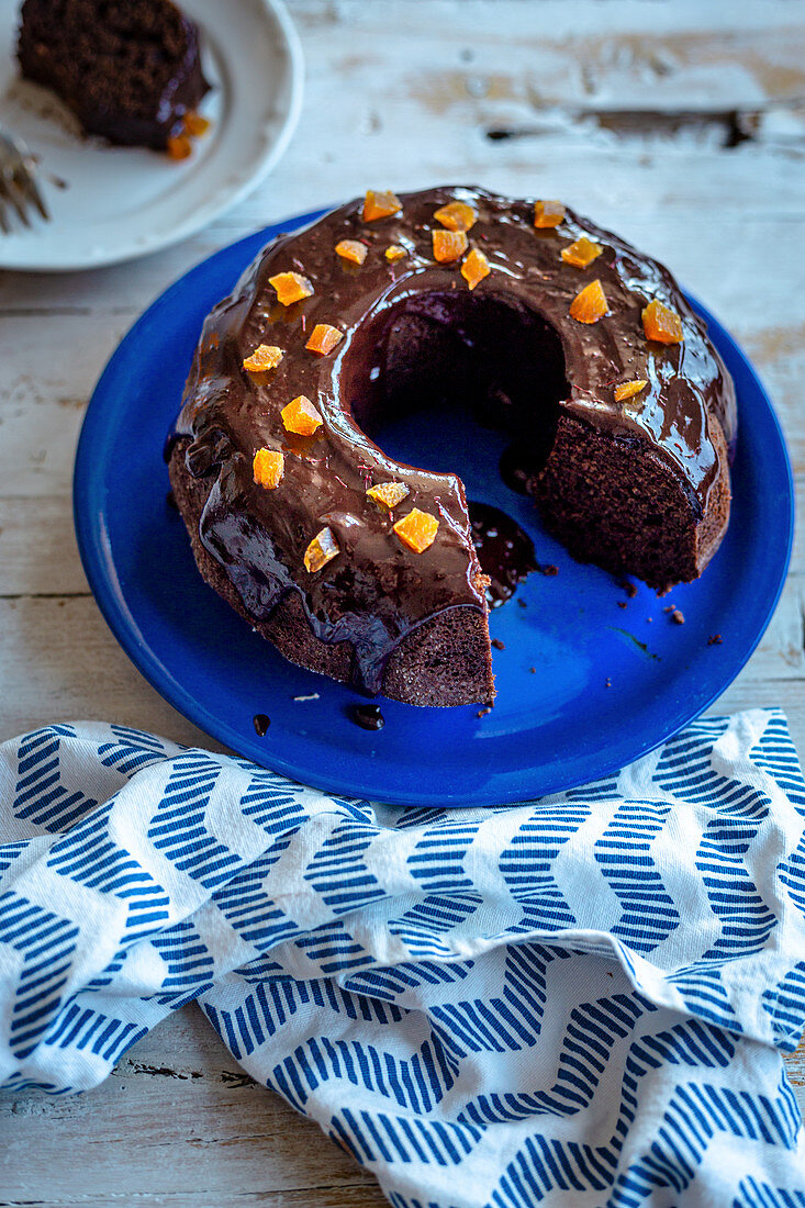 Schokoladenkuchen mit Kokoszucker und … – Bild kaufen – 13408997 Image ...
