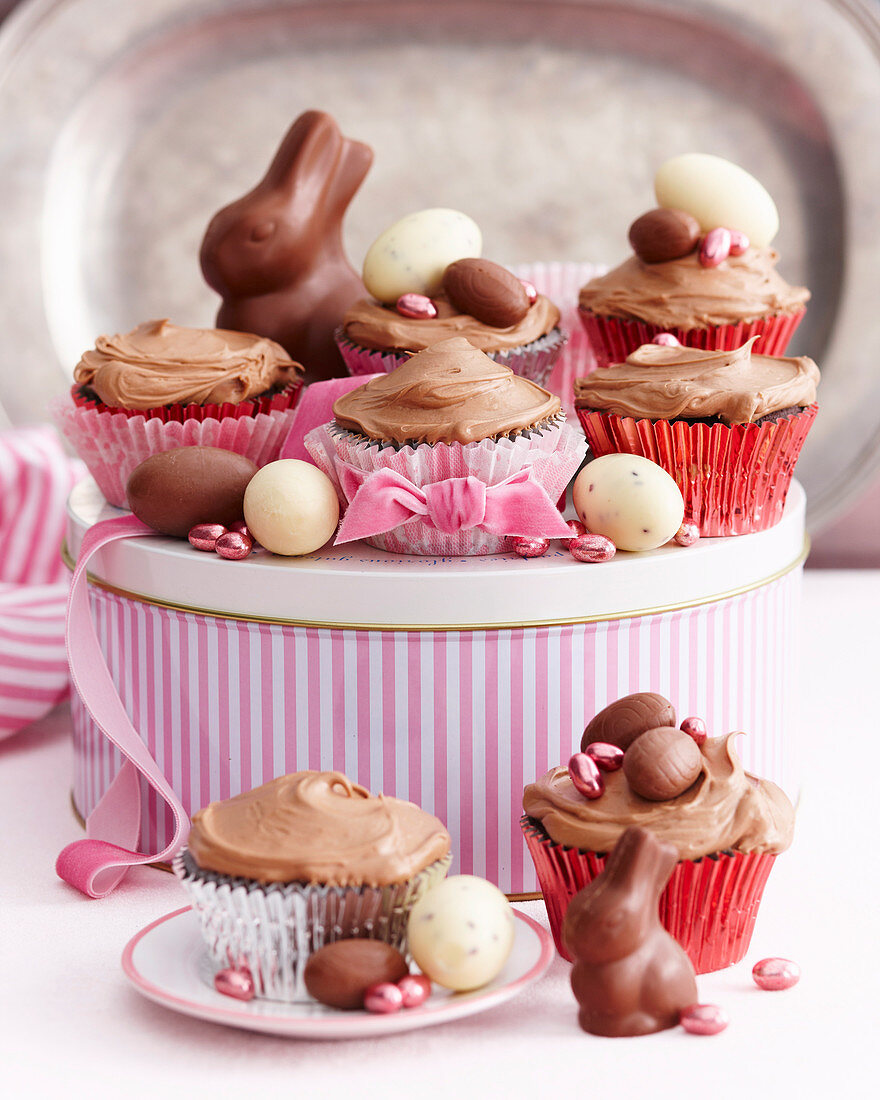 Schokoladen-Cupcakes mit Osterdeko