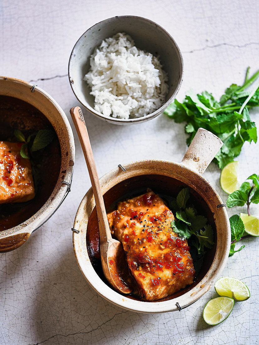 Vietnamesischer Karamell-Lachs mit Hot Pot Ingwer