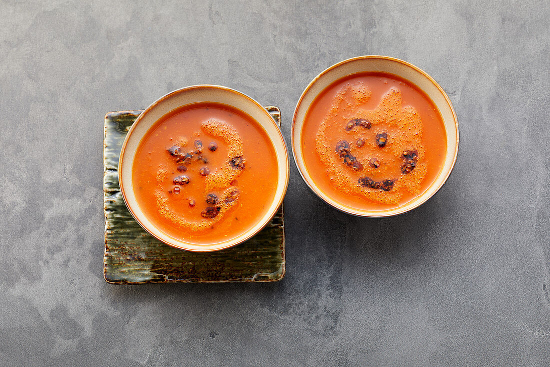 Light tomato soup with red lentils, tamarind and turmeric
