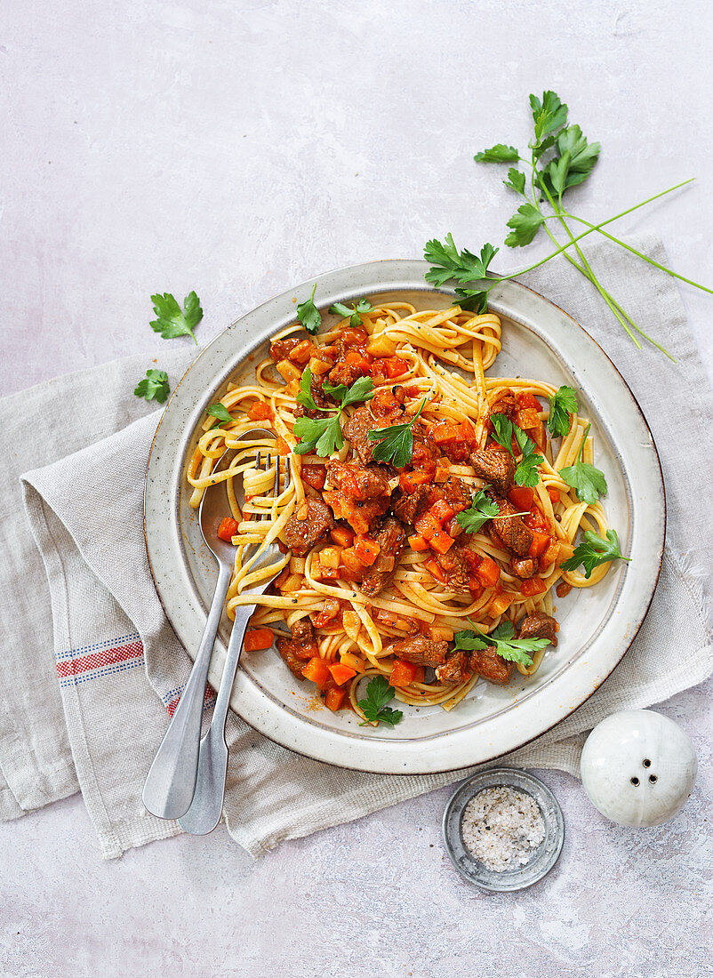 Linguini with beef ragout