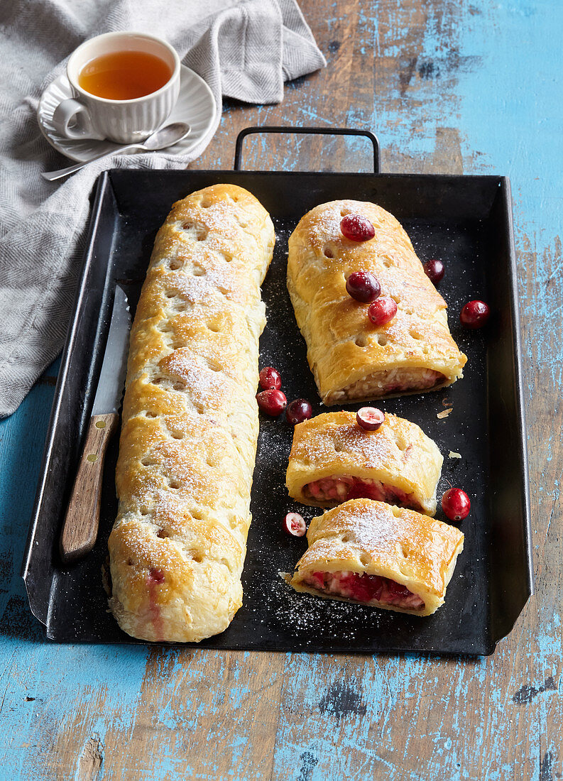 Apple strudel with cranberries