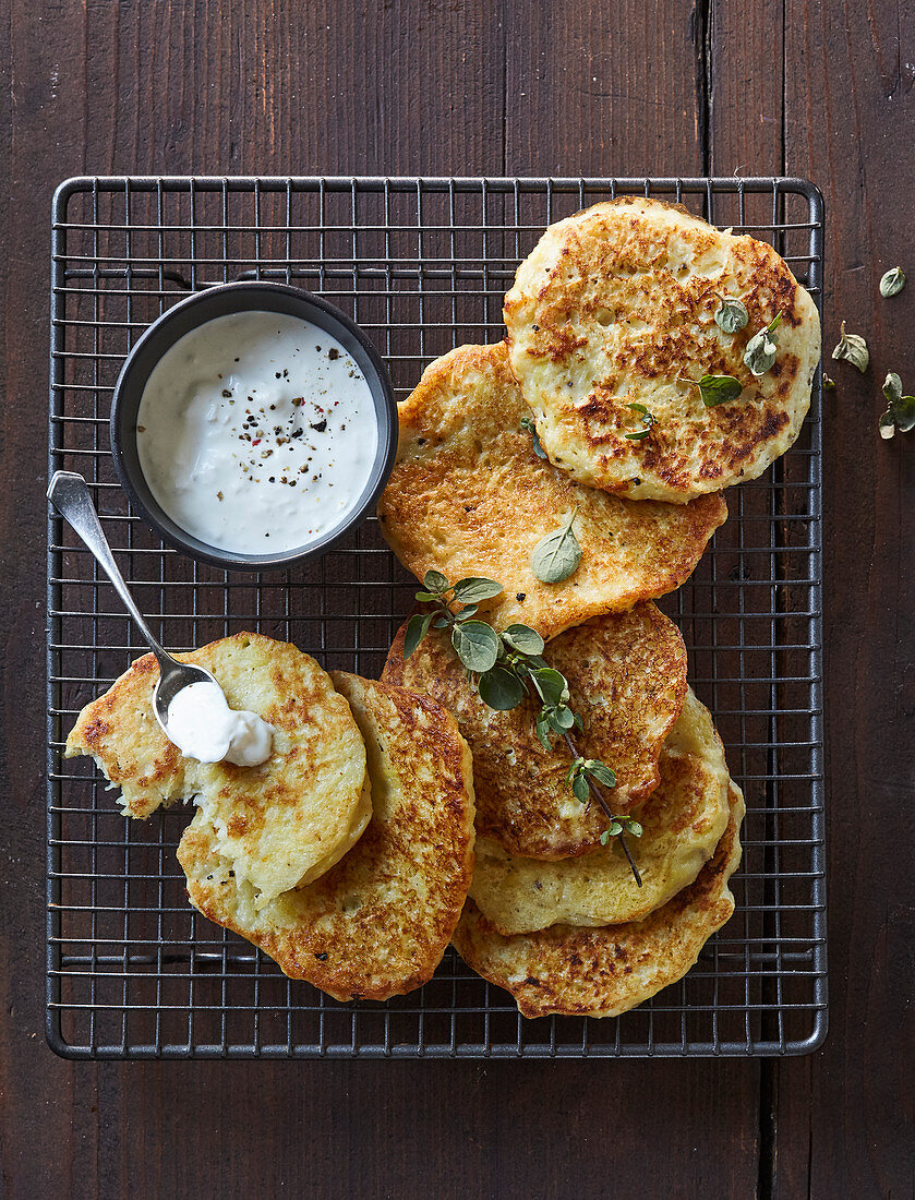 Kartoffelpuffer mit Meerrettich-Dip