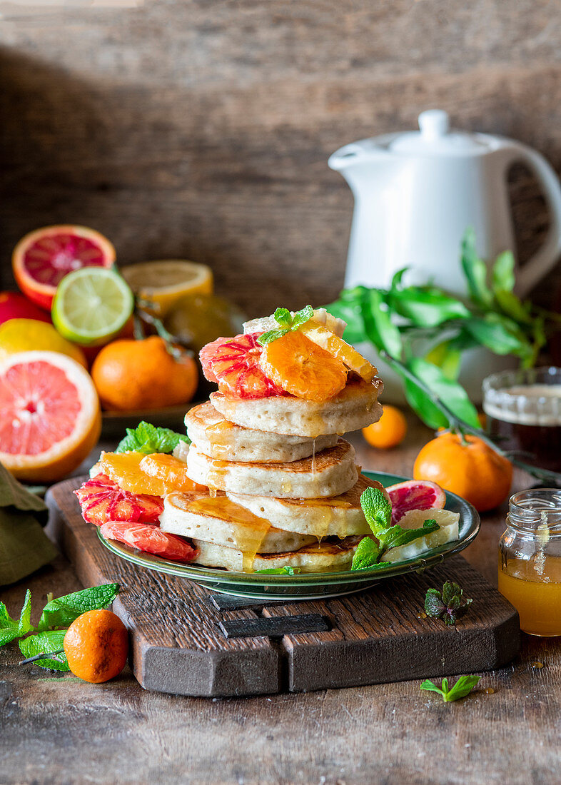 Pancakes mit Zitrusfrüchten