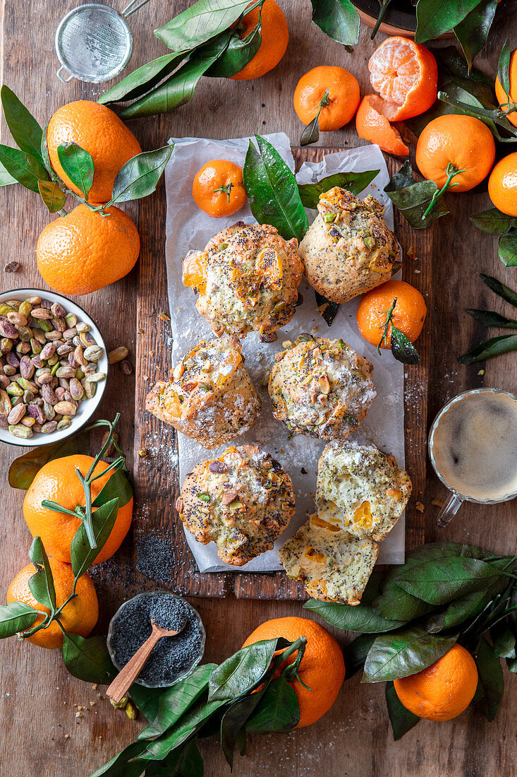 Mandarinen-Mohn-Muffins mit Pistazien