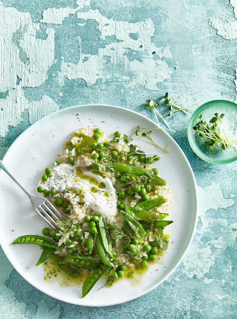 Spring risotto with peas