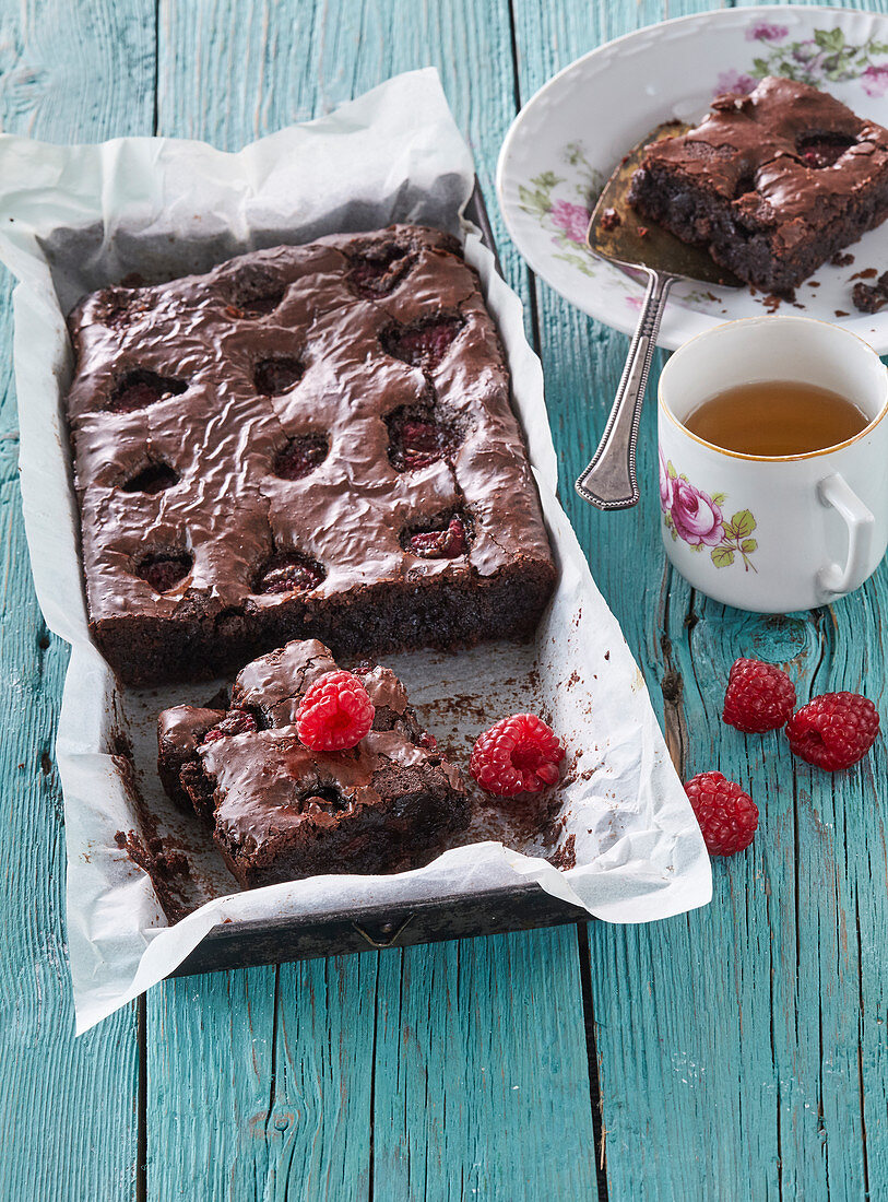 Raspberry brownies