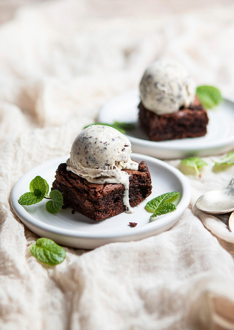 Brownie with mint chocolate chip ice cream