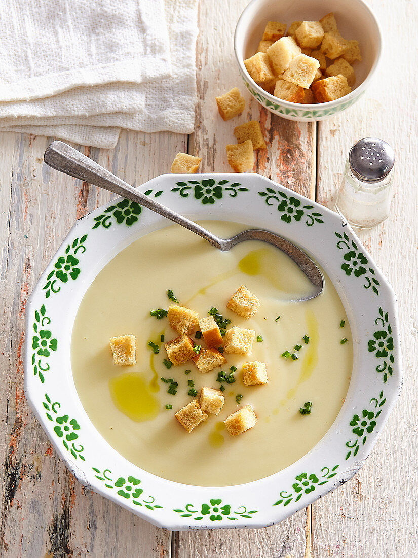 Lauchsuppe Vichyssoise mit Croûtons