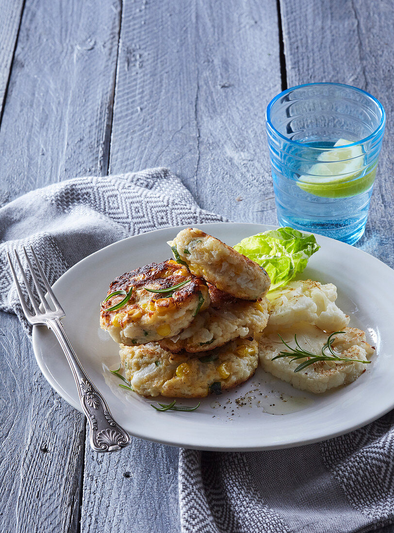 Cauliflower fritters with corn