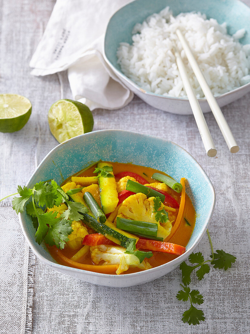 Vegetarian cauliflower curry with rice