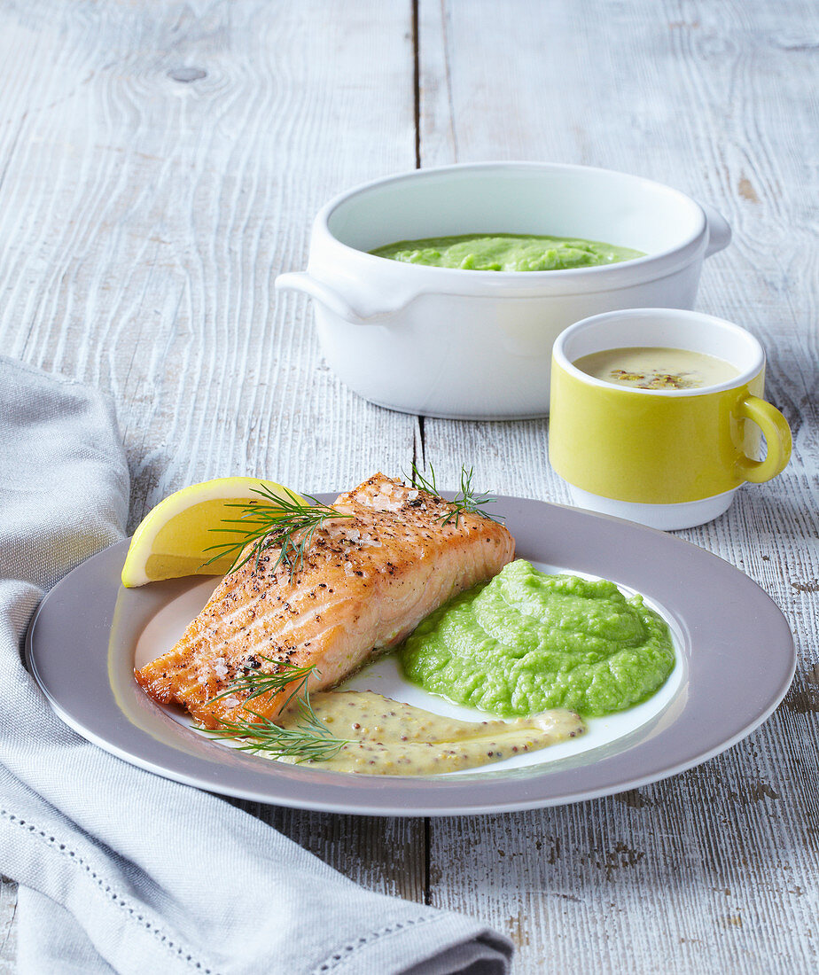 Salmon with custard sauce