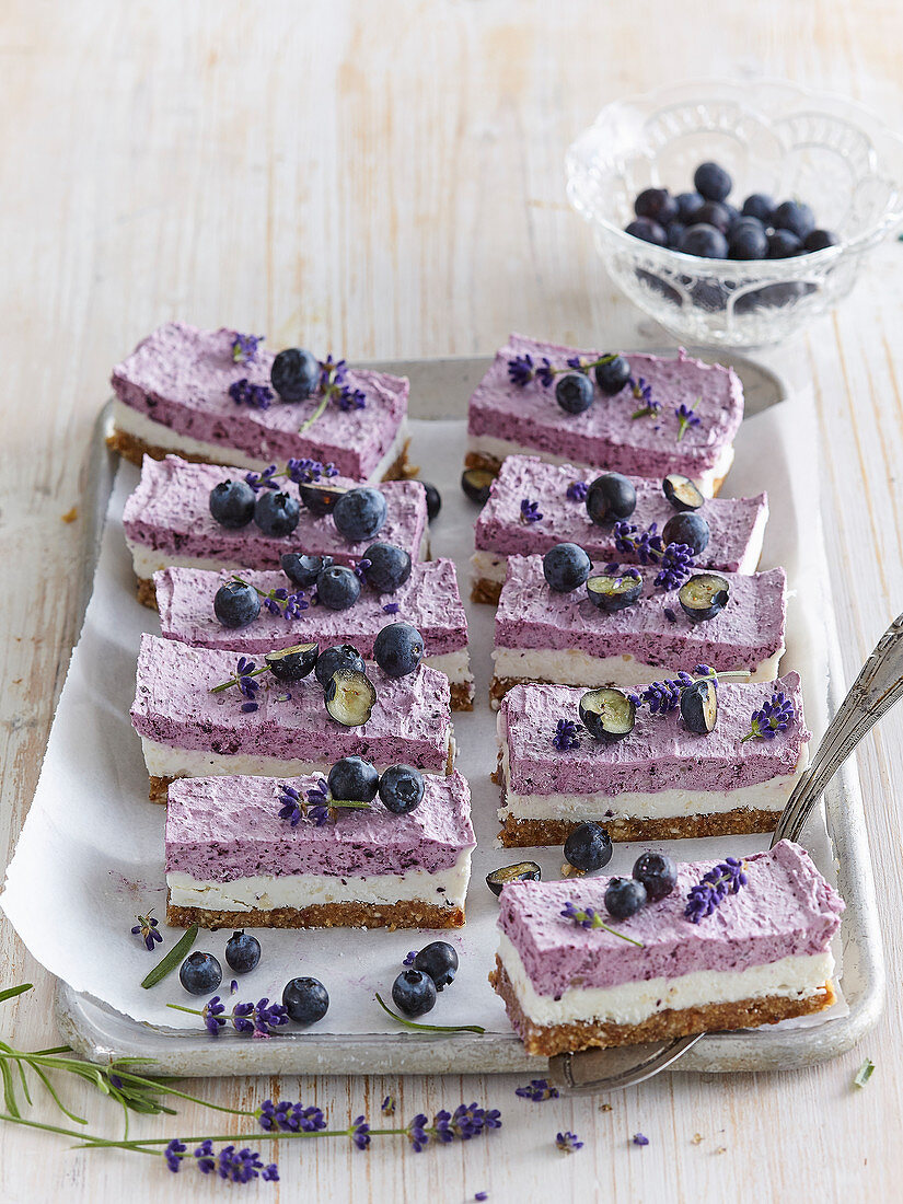 Non-baked blueberry cake with lavender No-Bake Blueberry and Lavender Cheesecake