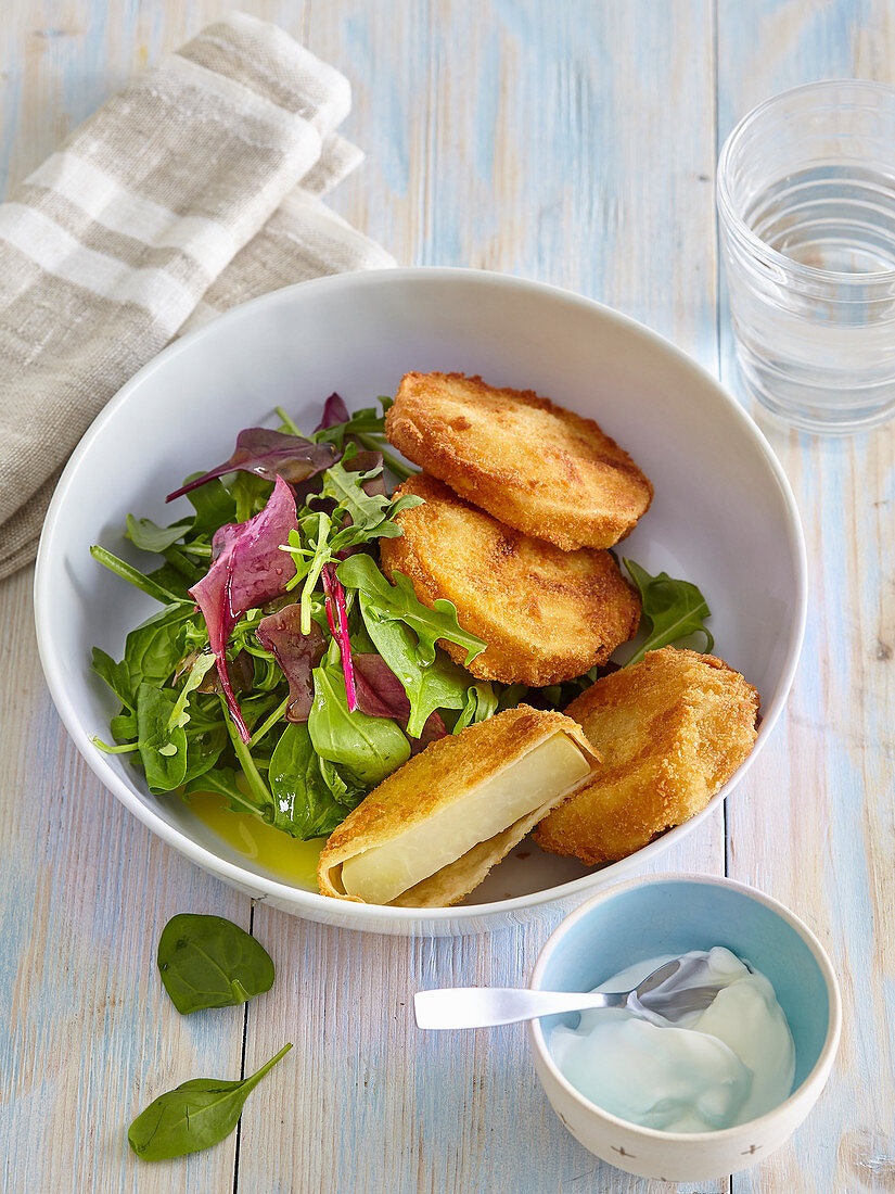 Gebratener Kohlrabi mit Blattsalat