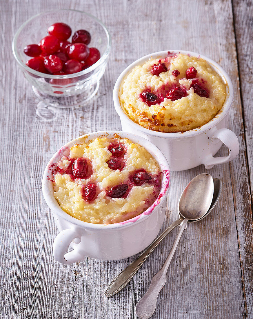 Rice pudding with apricots and cranberries