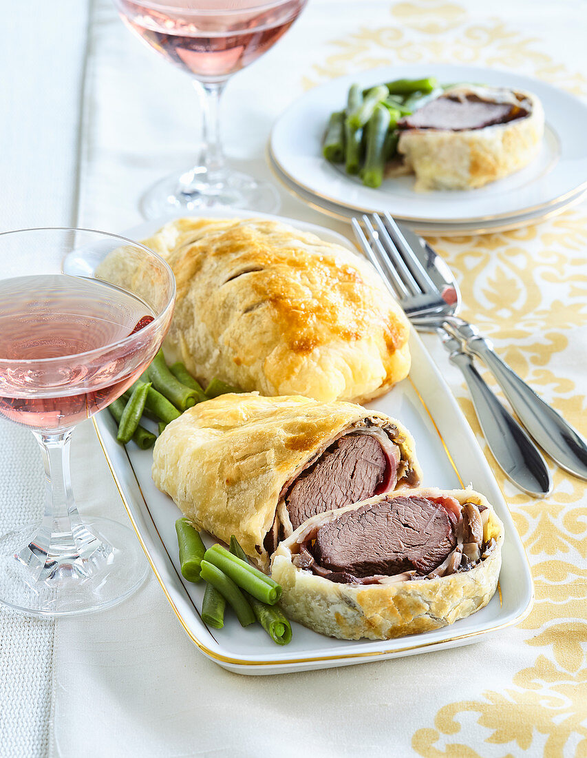 Roastbeef Wellington with mushroom mixture