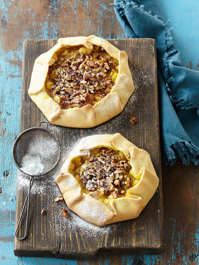 Rustic apple cake