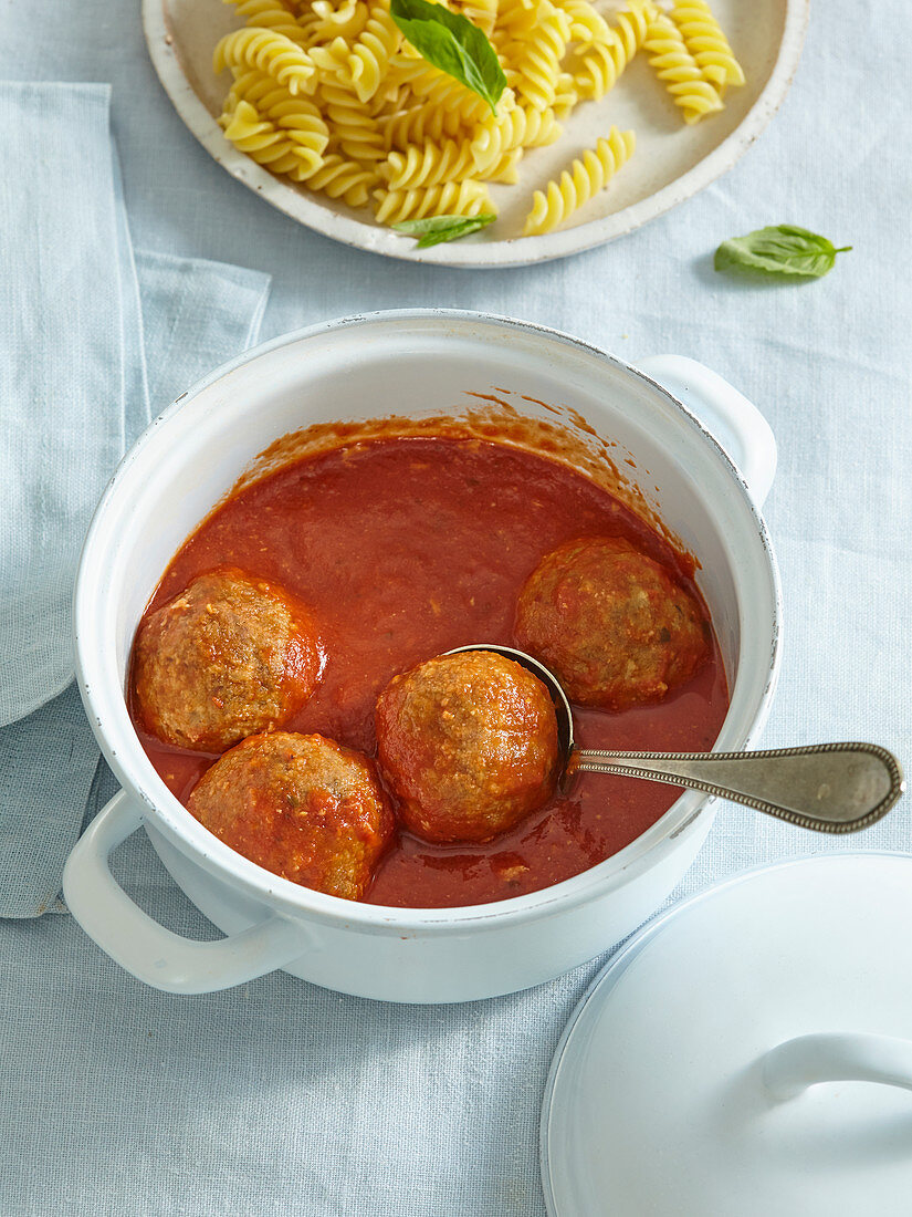 Tomato sauce with meat balls