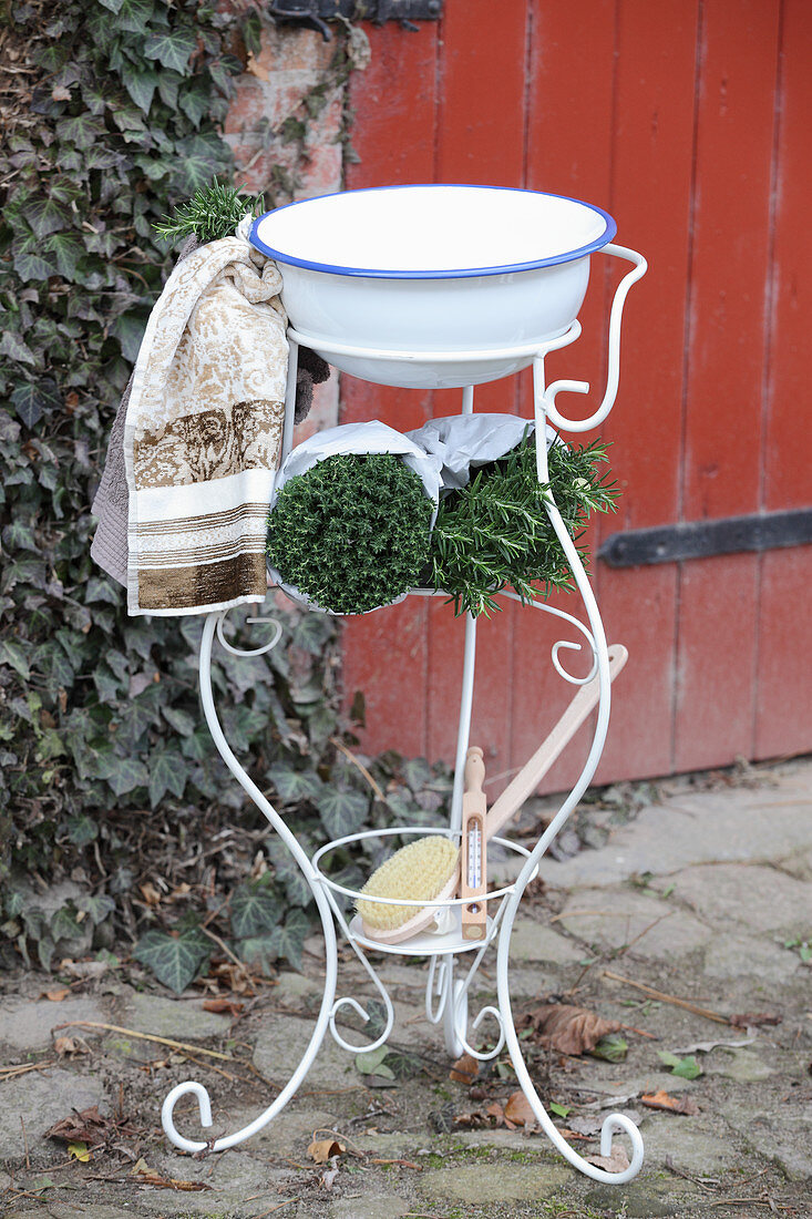 Antique outdoor vanity