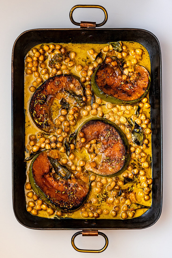 Curry mit Kürbis und Kichererbsen aus dem Ofen