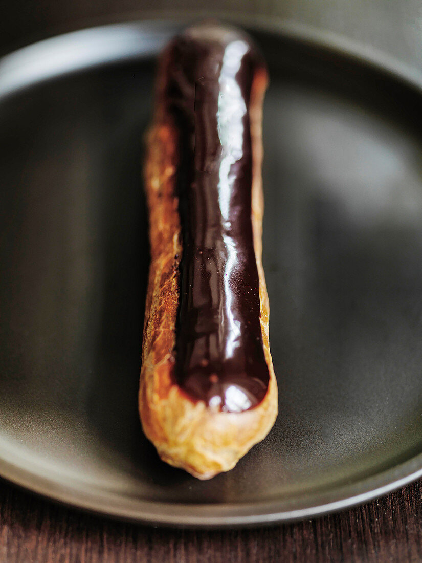 Chocolate eclair