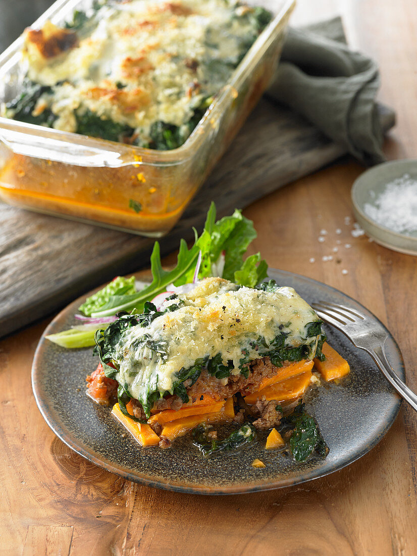 Spinach and sweet potato casserole with minced meat