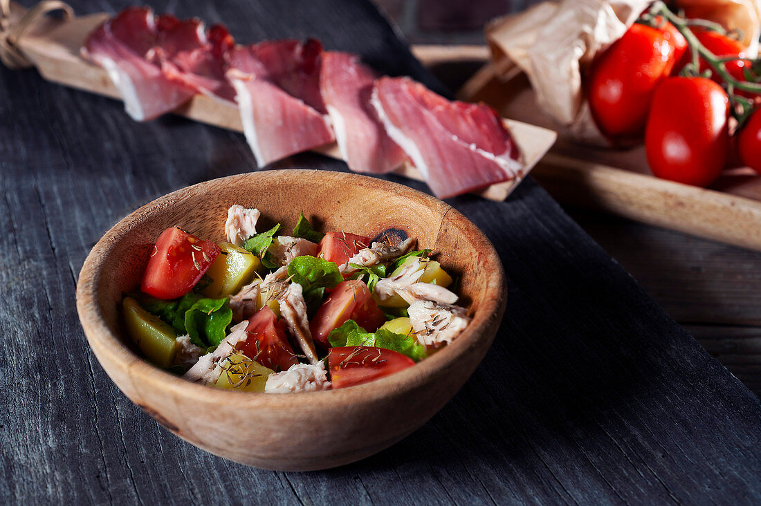 Kartoffel-Tomaten-Salat mit Makrele