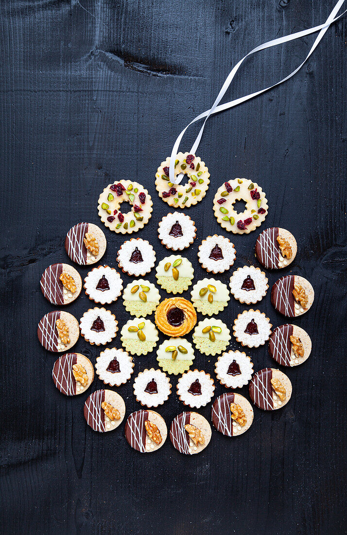 Various Christmas cookies arranged in a circle