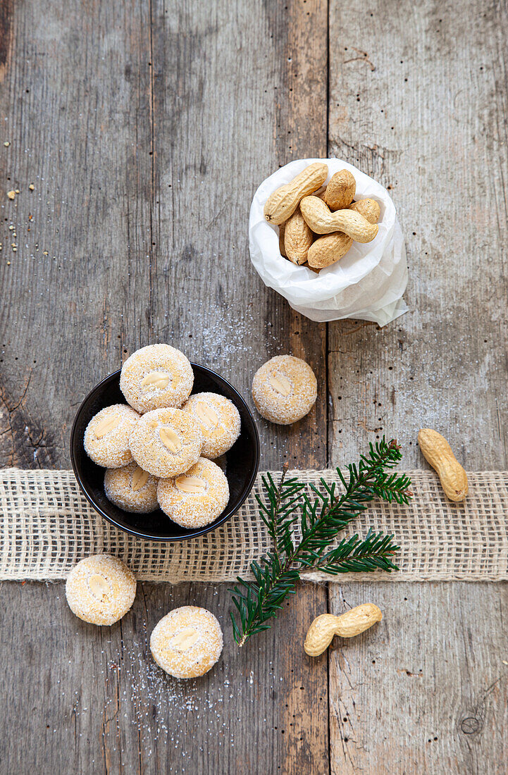 Peanut cookies