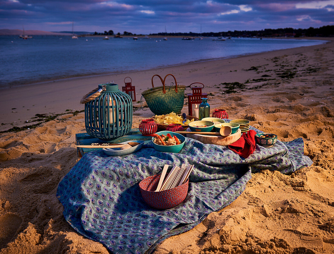 Abendliches Picknick am Meer