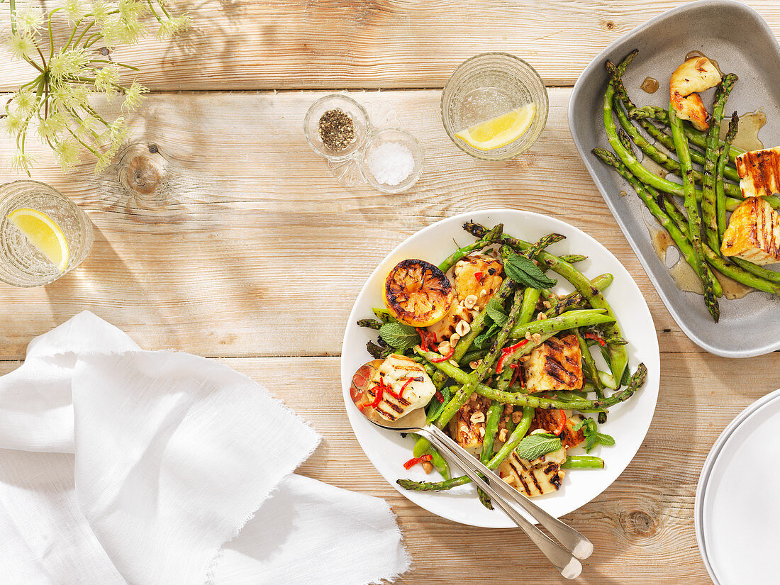 BBQ asparagus with honey halloumi