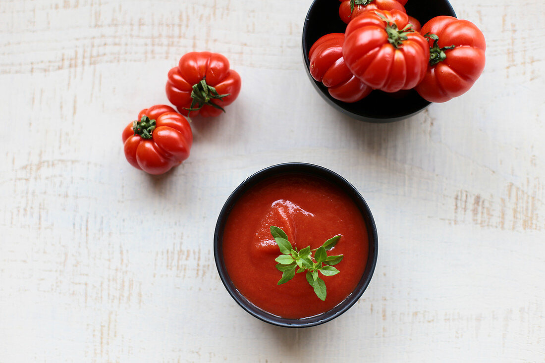 Tomatenpüree und Fleischtomaten